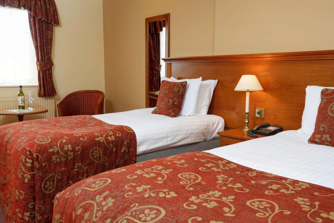 Best Western Premier Ema Yew Lodge Hotel Дарби Екстериор снимка